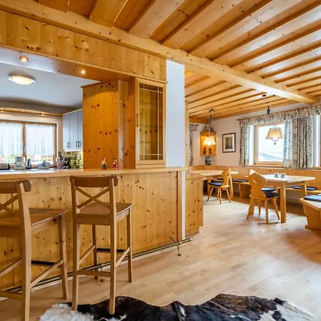 Heidi-alm Chalet *